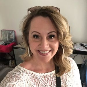 Meet your Posher, Angie